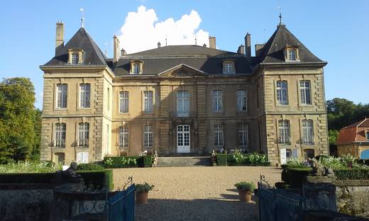 Le Château de la Grange à Manom se visite