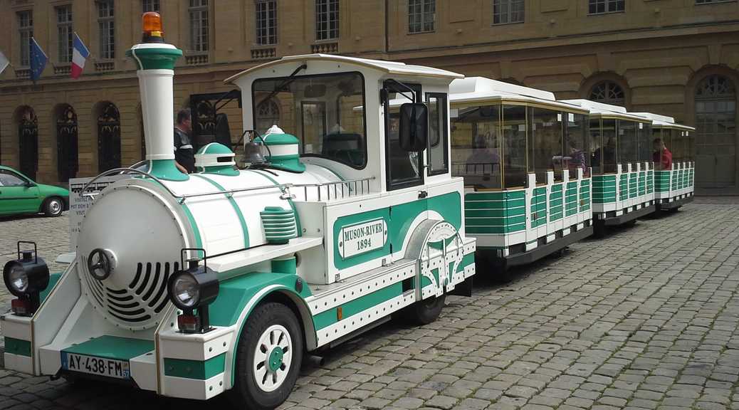 Visiter Metz avec le petit train touristique. Départ Place d'Armes, Horaires