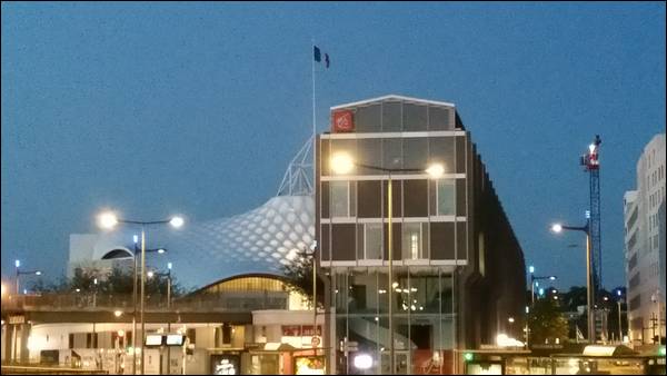 centre-pompidou-metz-au-crepuscule