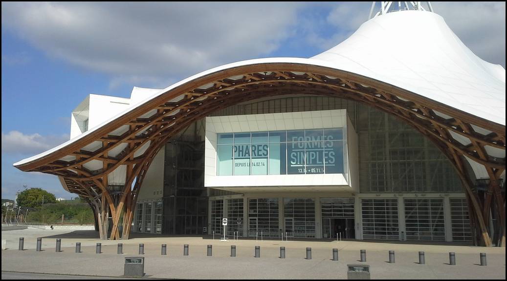 Il faut visiter le centre pompidou, lors d'un séjour à Amnéville